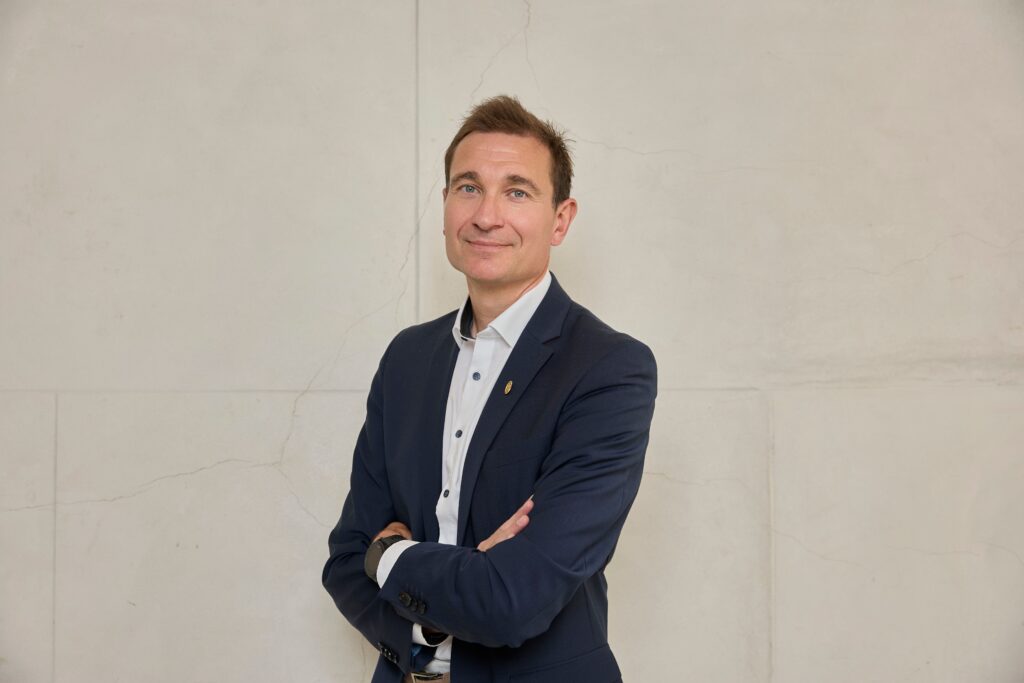 Tobias Erb